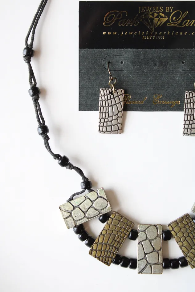 Earrings Park Lane Park Lane Animal Skin Print Black String Two Tone Necklace Earring Set