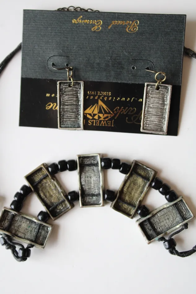 Earrings Park Lane Park Lane Animal Skin Print Black String Two Tone Necklace Earring Set