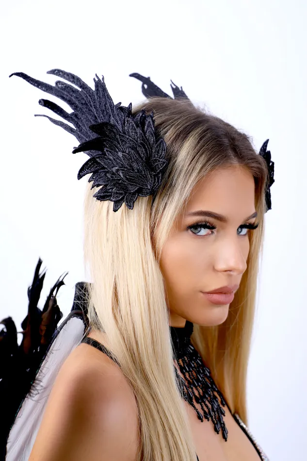 Black Swan Hair Clip THE LUMI SHOP Rings