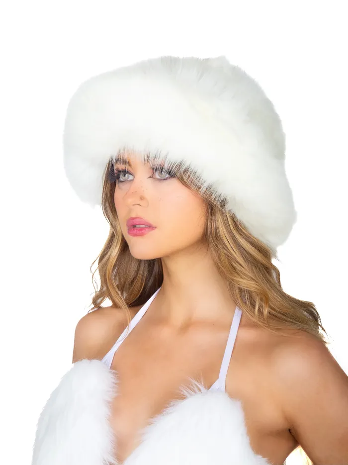 THE LUMI SHOP Rings White Fuzzy Hat