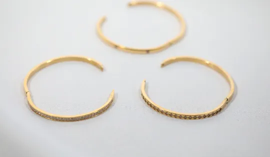 Jewelvers Bracelets 18K GoldFilled Zirconia Bangle Jewelvers Bracelets 18K GoldFilled Zirconia Bangle