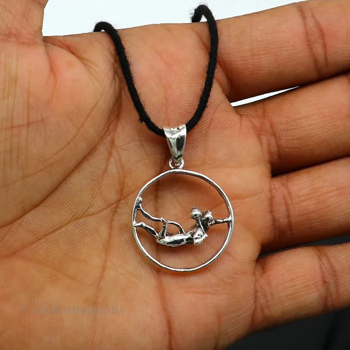 Necklaces TRIBAL ORNAMENTS 925 sterling silver flying Hindu god Lord Hanuman pendant bajarangbali sitting fabulous pendant unisex gifting jewelry ssp904