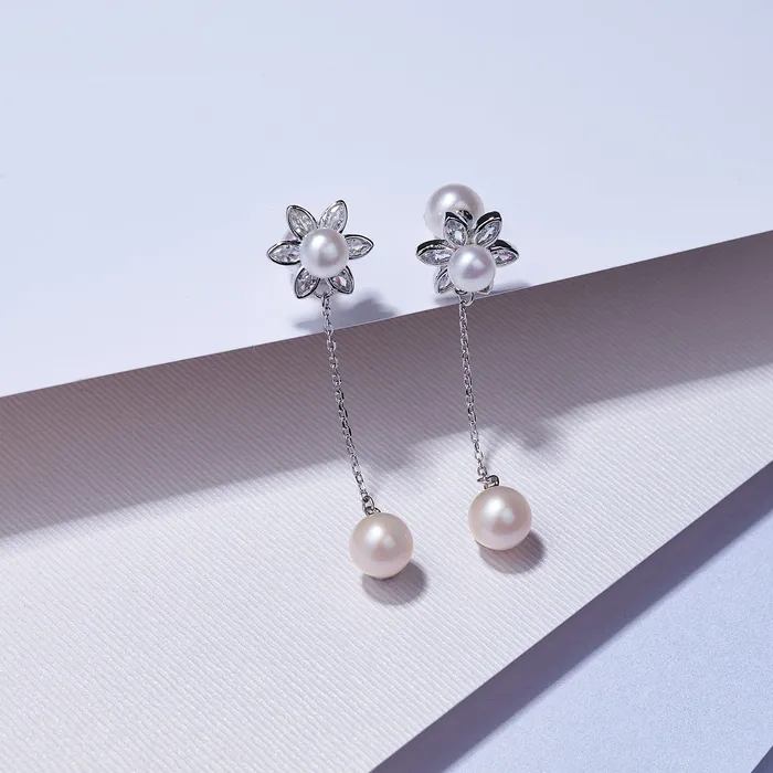 Pearly Lustre Earrings Elegant Freshwater Pearl Earrings WE00296 GARDENS