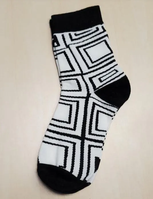 POLLY Rings SF1220 Black White Festive Squares Socks