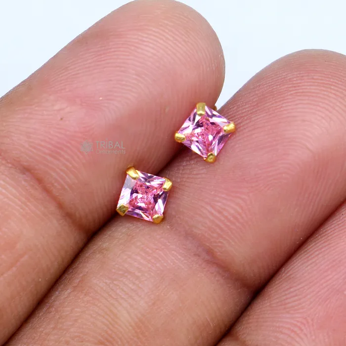 TRIBAL ORNAMENTS 14Kt yellow gold baby pink diamond stud earring for unisex er196 Earrings