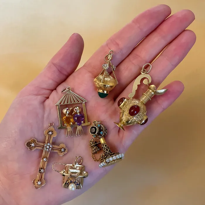 Croghans Vintage Etruscan Revival Cabochon Stone 14K Gold Pitcher Charm Charm Necklaces