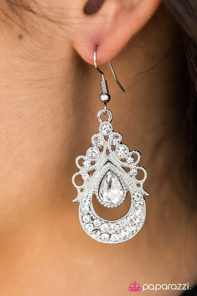Earrings Paparazzi Earring Teardrop Fantasies White Paparazzi Jewelry