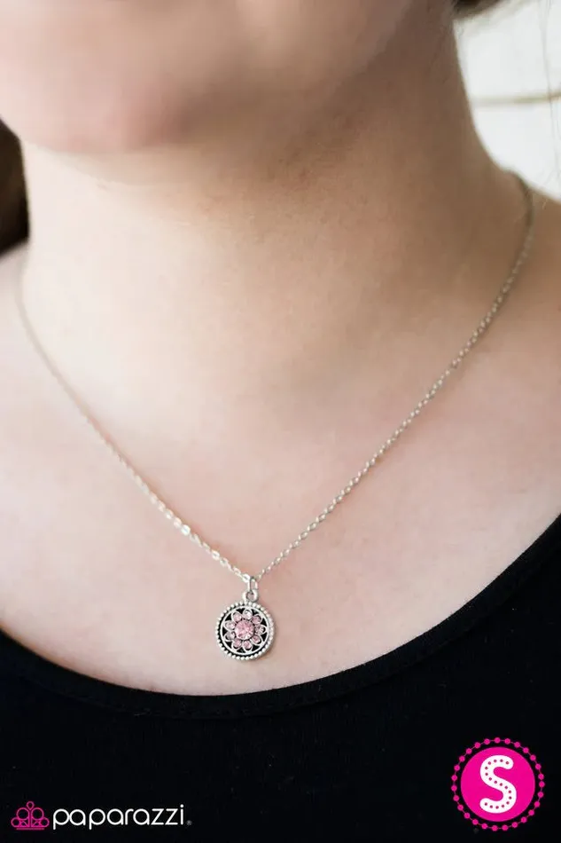 Necklaces Paparazzi Jewelry Paparazzi Necklace A GLEAM Act Pink