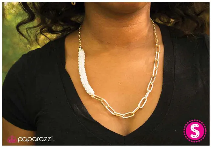 Necklaces Paparazzi Jewelry Paparazzi Necklace On the Prowl White