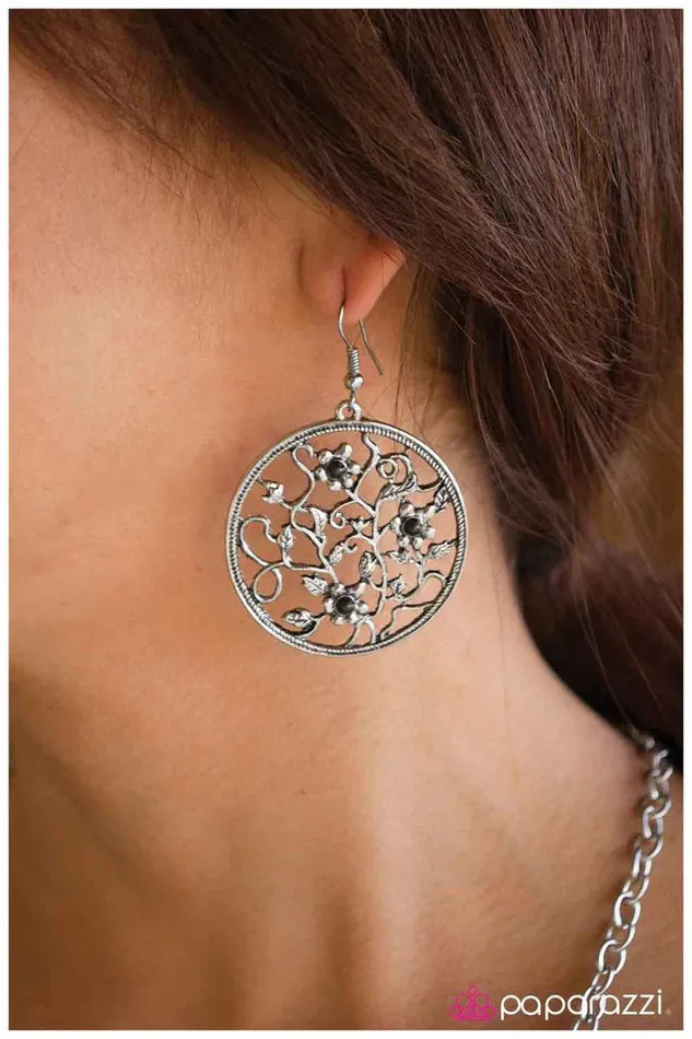 Paparazzi Earring An Enchanted Forest Silver Paparazzi Jewelry Earrings