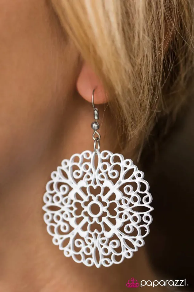 Paparazzi Earring Maritime Mariner white Paparazzi Jewelry Earrings