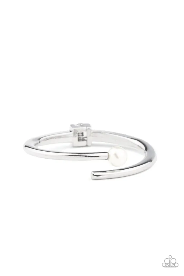 Paparazzi Jewelry Bracelets Paparazzi Bracelet Industrial Impact White