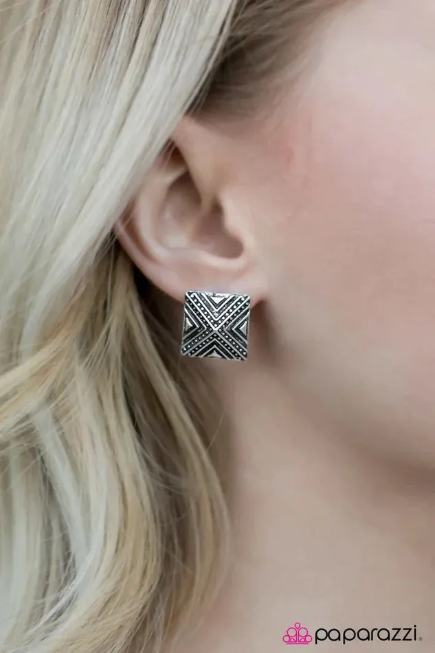 Paparazzi Jewelry Earrings Paparazzi Earring Dance Of The Pyramids Silver