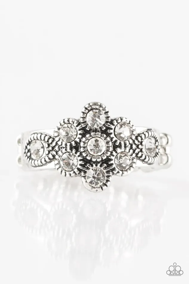 Paparazzi Jewelry Rings Paparazzi Ring Garland Glamour White