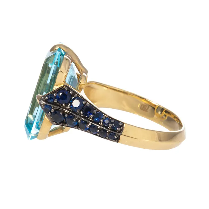 Rings Goshwara Goshwara EmeraldCut Blue Topaz Sapphire 18K Gold Ring