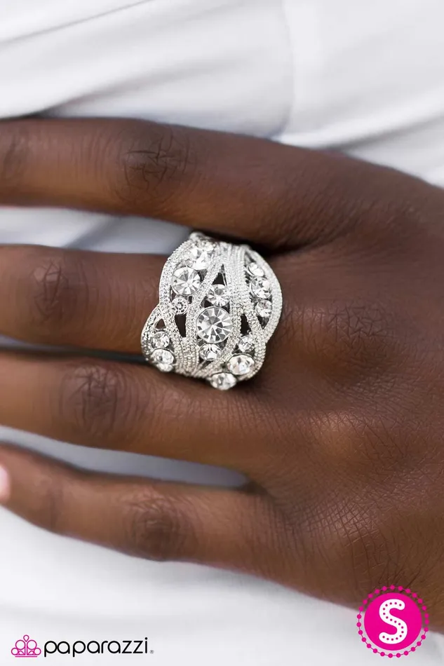 Rings Paparazzi Jewelry Paparazzi Ring The Queen Has Arrived White