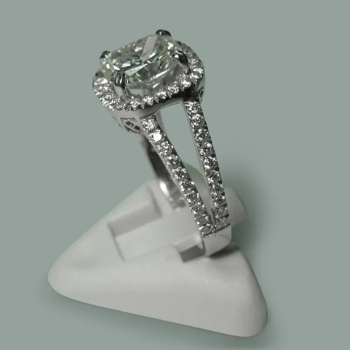 350 Carats Cushion Natural Earth Mined Diamond Solitaire Ring Split Shank Jewelry New GB Rings