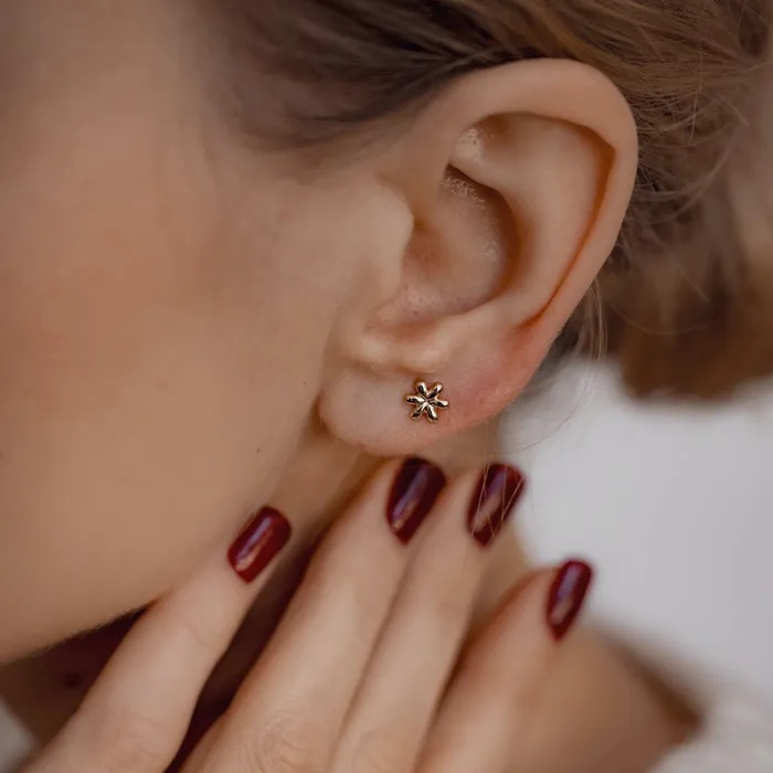 Emerging Stud Earrings 9K Gold Hey Happiness Earrings Emerging Stud Earrings 9K Gold Hey Happiness Earrings