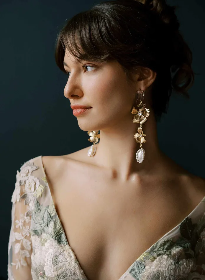 Gilded magnolia crystals and pearl earrings Style 2535 twigs honey Earrings Gilded magnolia crystals and pearl earrings Style 2535 twigs honey Earrings