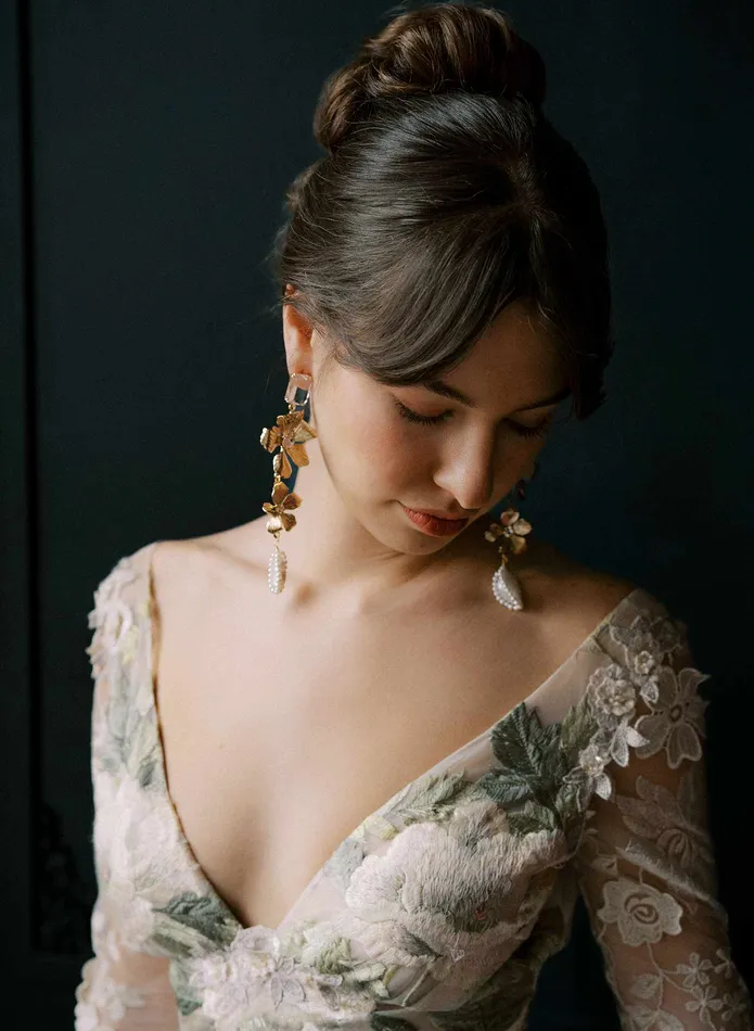Gilded magnolia crystals and pearl earrings Style 2535 twigs honey Earrings