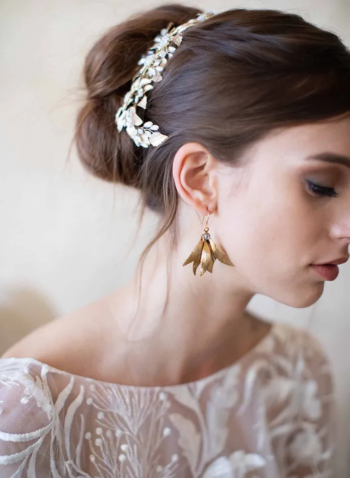 Grecian dainty wing earrings Style 2073 twigs honey Earrings
