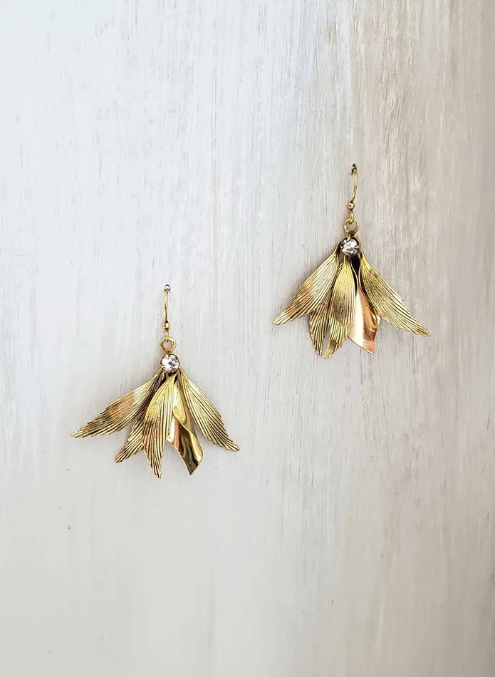 Grecian dainty wing earrings Style 2073 twigs honey Earrings